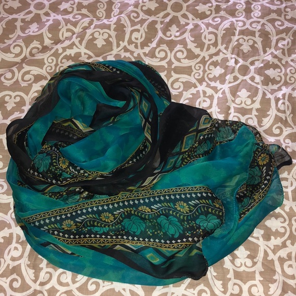 Pakistani suit - Picture 4 of 4